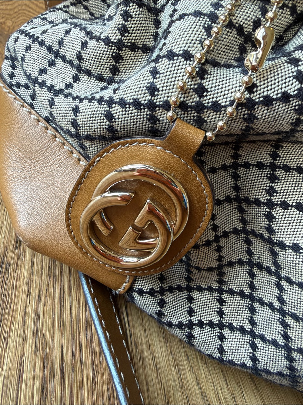 Gucci Diamante Canvas Sukey Satchel - Picture 3 of 14